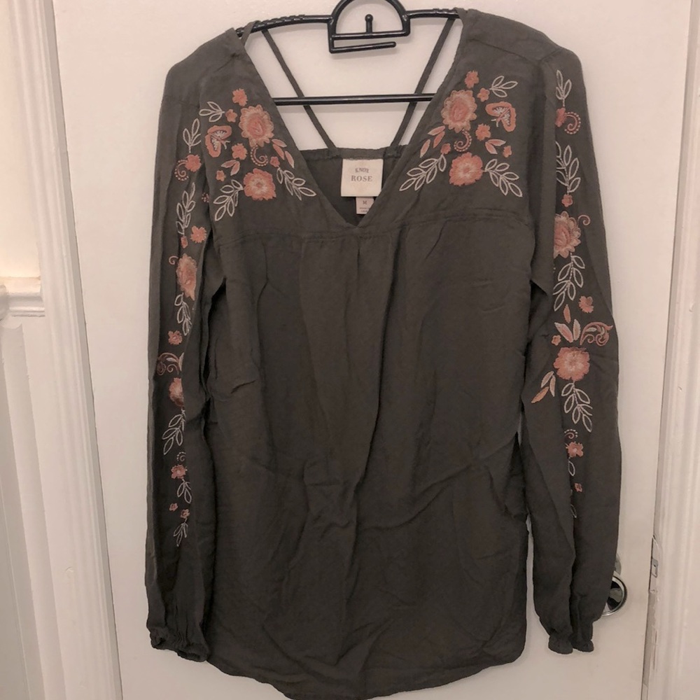 Embroidered olive flowing women’s blouse NWOT